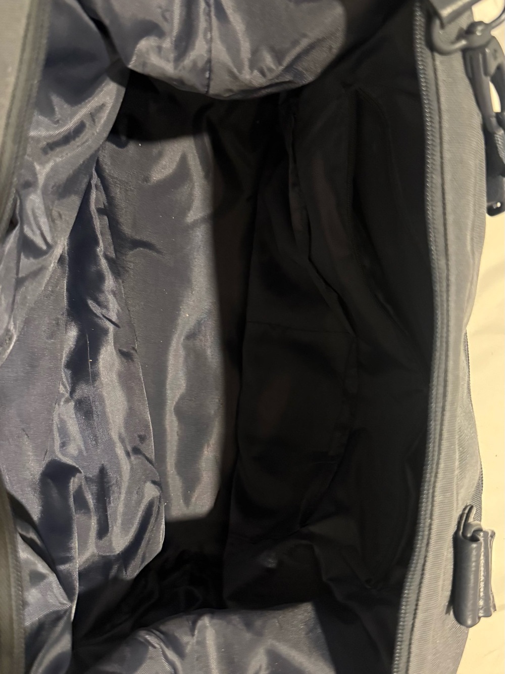 Beis the mini weekender in navy - Picture 3 of 10